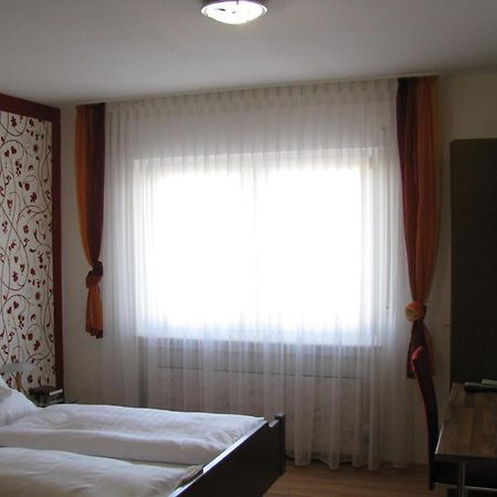 Hotel Buergerstube Muggensturm Стая снимка